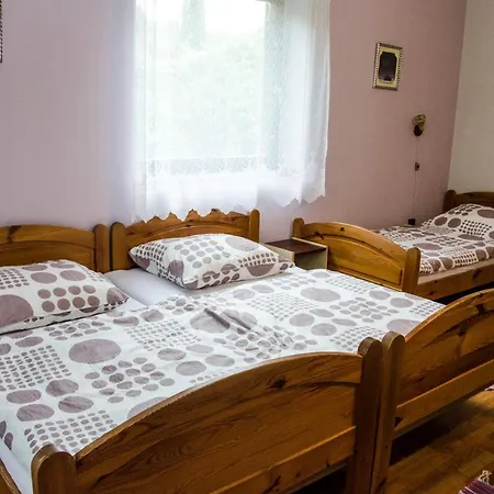 Pigal Panzio ベッド・アンド・ブレックファスト 3*