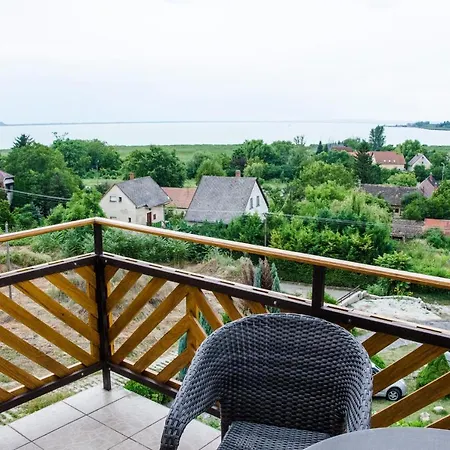 ベッド・アンド・ブレックファスト Pigal Panzio Badacsonyörs