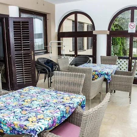 Pigal Panzio Bed & Breakfast 3*