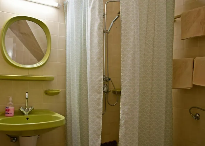 לינה וארוחת בוקר Pigal Panzio